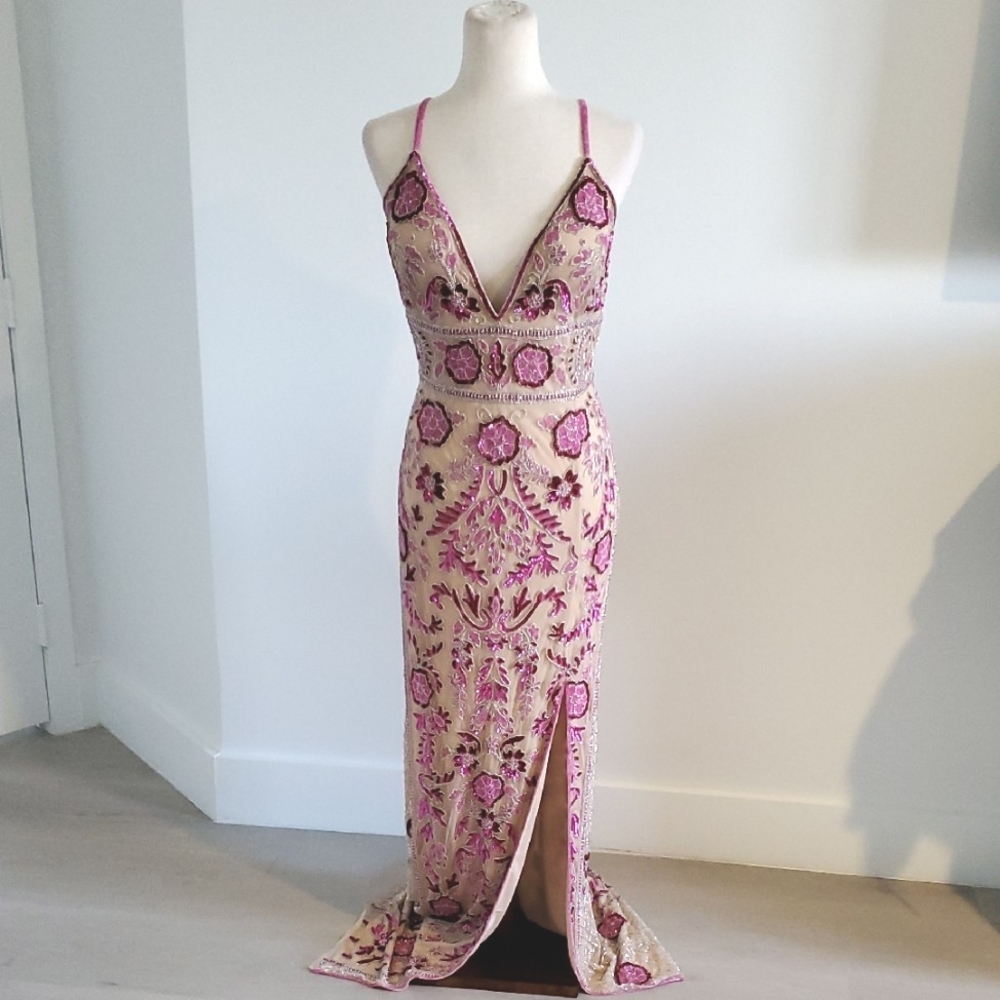 Jovani nude/pink  Embellished Gown with Slit Size 14 runs small  never worn NWOT - Picture 3 of 13